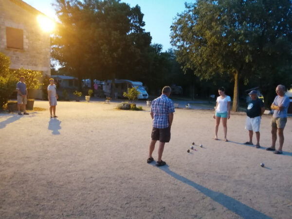 Pétanque (french bowls) by night